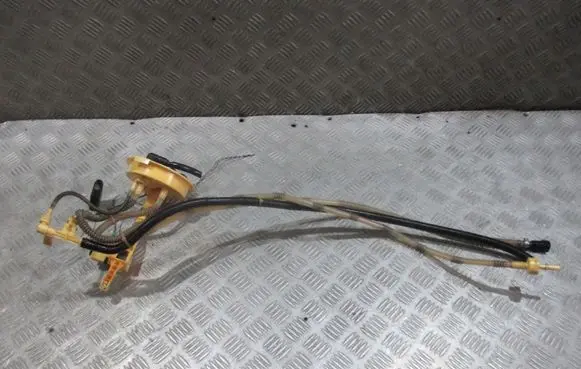 BMW 1 E81 E87 Fuel level sensor 