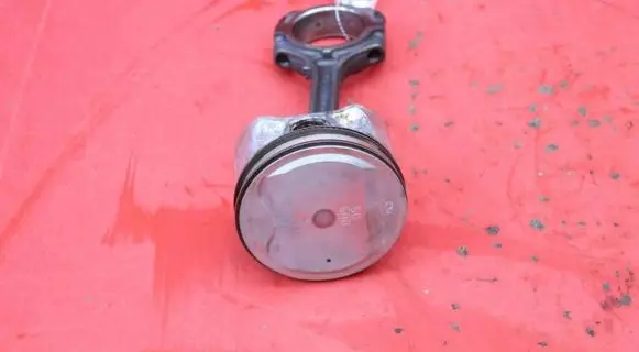 Piston