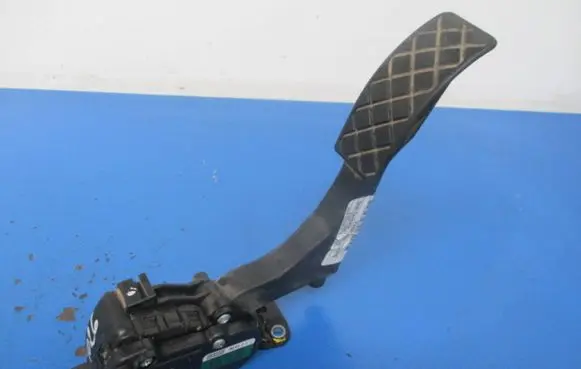 Seat Cordoba (6L) Accelerator throttle pedal 6Q1721503C