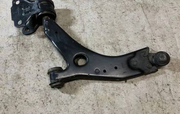 Front lower control arm/wishbone