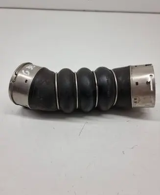 BMW 5 G30 G31 Intercooler hose/pipe 8571024