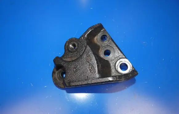 KIA Sportage Engine mounting bracket 