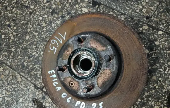 Chevrolet Epica Front wheel hub