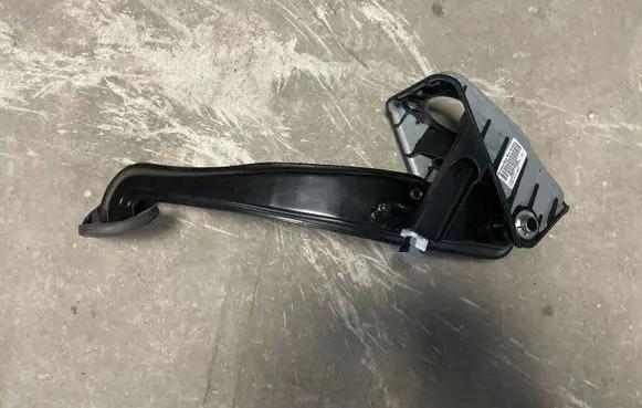 Mercedes-Benz GL X166 Brake pedal A1662900001