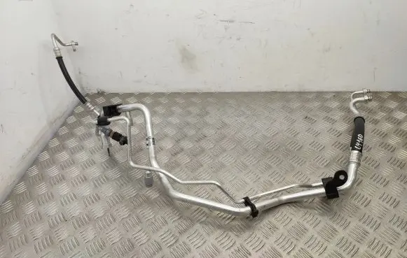 Opel Grandland X Air conditioning (A/C) pipe/hose 9831702080