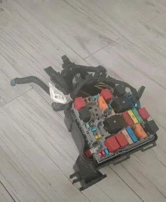 Alfa Romeo Giulietta Fuse box set 51867697