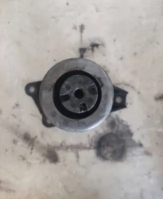 Volkswagen Transporter - Caravelle T5 Engine mount vacuum valve 