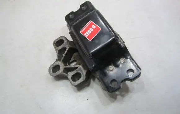 Audi A3 S3 8P Engine mount bracket 1K0199555T