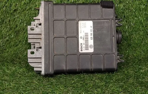 Volkswagen PASSAT B4 Engine control unit/module ECU 028906021AK 0281001312