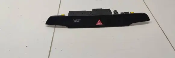Hyundai Tucson TL Hazard light switch 93700D7100 18102900003