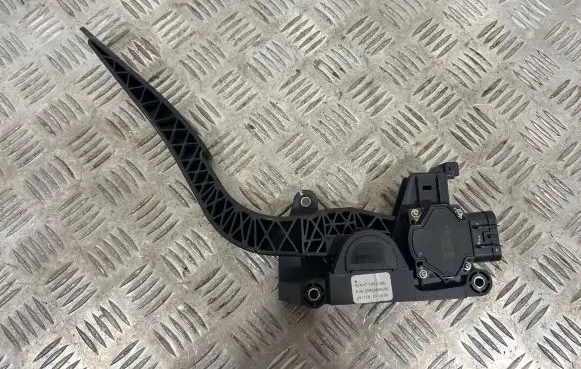 Chevrolet Captiva Accelerator throttle pedal 20905699 JY11K100516