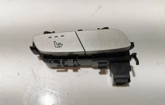Mercedes-Benz C W205 Seat heating switch A2139057302