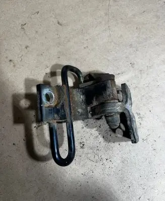 Volkswagen PASSAT B6 Front door upper hinge