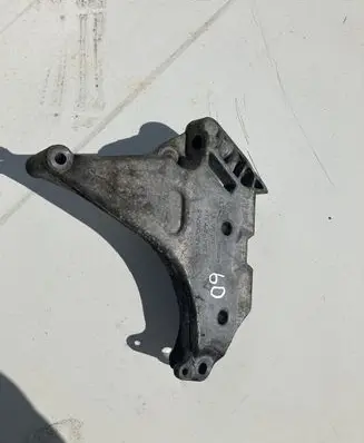 Volkswagen PASSAT B7 Engine mounting bracket 03L199207