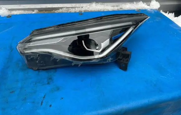 Renault Zoe Headlight/headlamp 260609388R 1016E003 1006E003