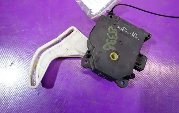 Toyota Corolla E120 E130 A/C air flow flap actuator/motor AE0637008930