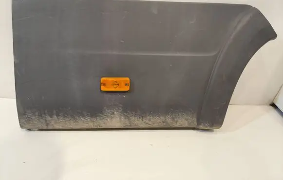 Rear fender molding trim