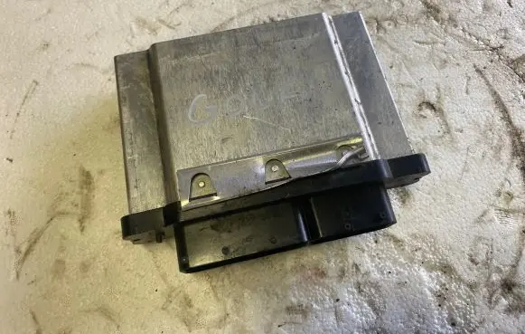 Volkswagen Golf VII Engine control unit/module 04C907309AE 0261S10530