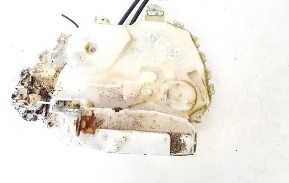 Honda Civic Front door lock 72151emgg0