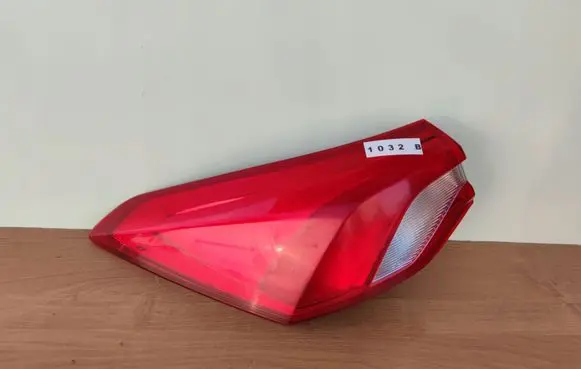 Ford Focus Rear/tail lights JX7B13405AC
