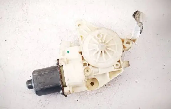 Mercedes-Benz C AMG W204 Rear door window regulator motor A2048200642