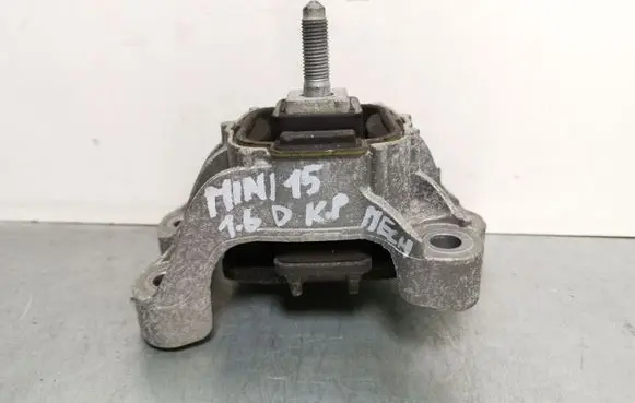 Mini Cooper Countryman R60 Engine mount bracket 686235 678435501