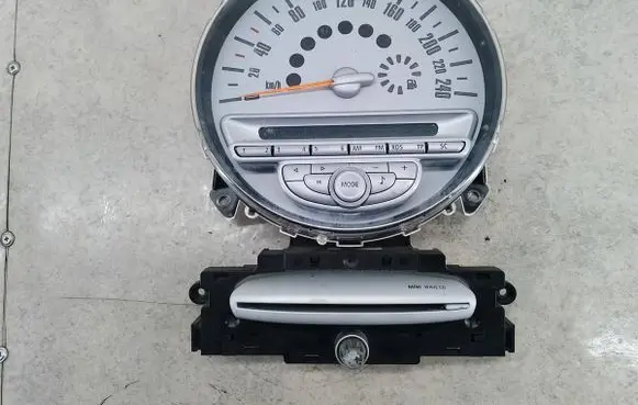 Mini One - Cooper Coupe R56 Speedometer (instrument cluster) 9125926