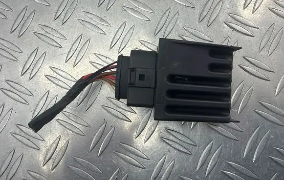 Seat Ateca Fuel injection pump control unit/module 3Q0906121C