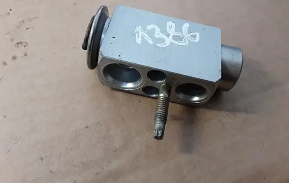 BMW X3 E83 Air conditioning (A/C) expansion valve 64116904437