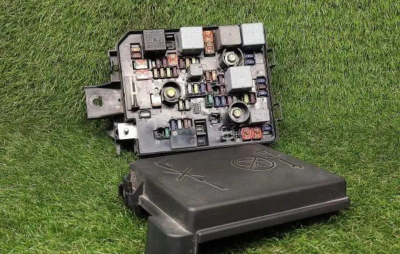 Buick Encore I Power management control unit 42624875