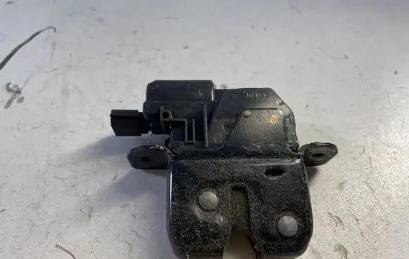 Renault Megane III Tailgate lock latch 905039004R 4055716