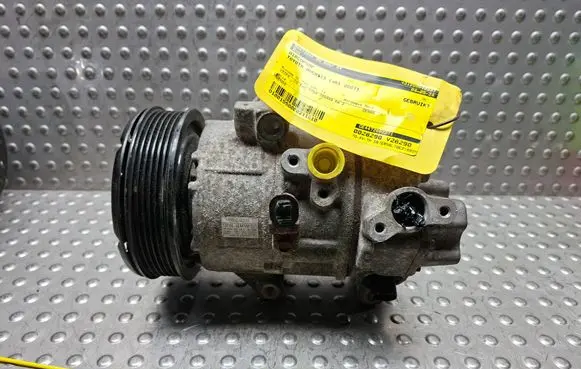 Toyota Avensis T250 Air conditioning (A/C) compressor (pump) S27725678 4472602271