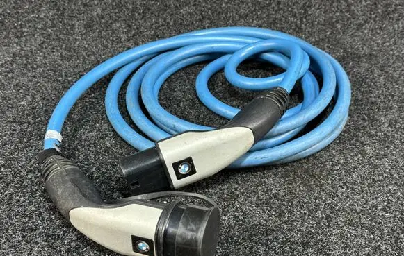 BMW i3 Electric car charging cable LC2ST323