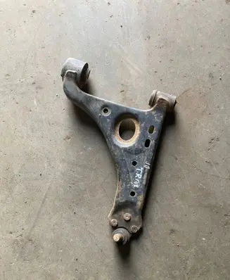 Chevrolet Trax Front lower control arm/wishbone 570513114B160