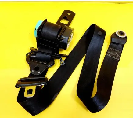 Chrysler Voyager Third row seat belt E23183
