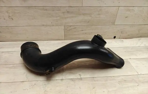 Toyota Avensis T250 Air intake duct part 177510H040