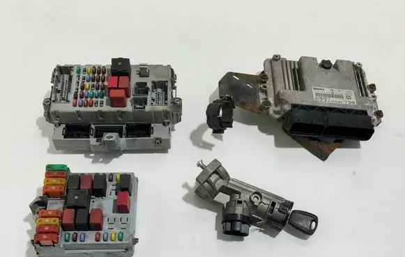 Fiat Ducato Engine ECU kit and lock set 0281015576 51861913 1349946080
