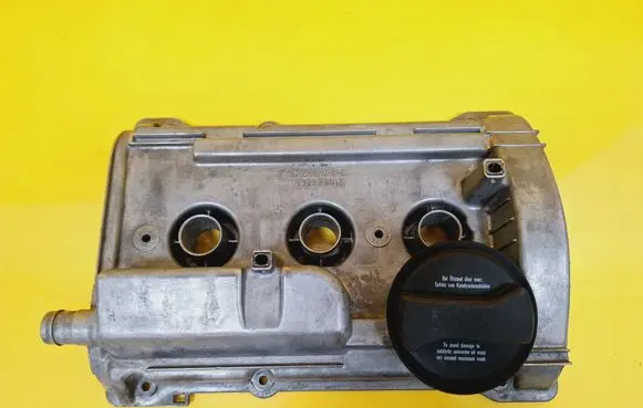 Audi A4 S4 B6 8E 8H Rocker cam cover 078103471R
