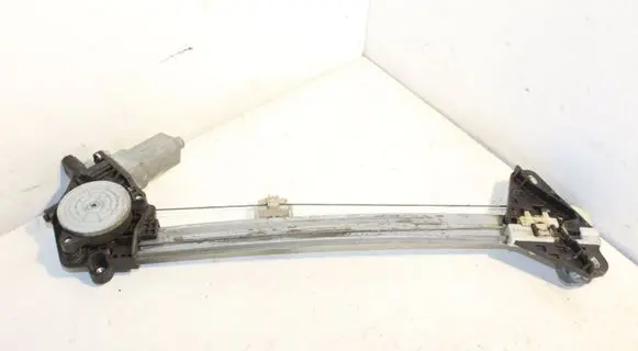 Honda CR-V Rear door window regulator with motor 72750-SWA-A01