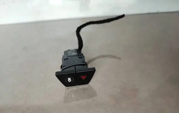 BMW 7 G11 G12 Hazard light switch 9383535