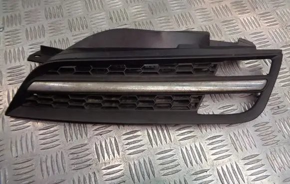 Nissan Micra Bonnet/hood grill 
