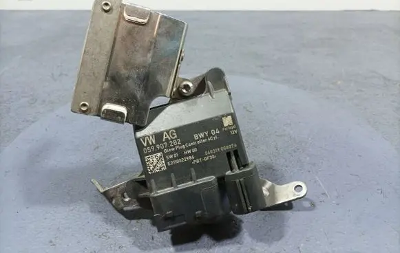 Audi A8 S8 D2 4D Glow plug 059907282