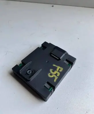 Mercedes-Benz A W169 Antenna control unit A1698200475 046701252002