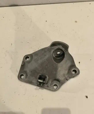 BMW 5 E60 E61 Engine mounting bracket 6768521 24168110 2866
