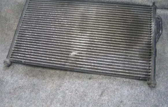 A/C cooling radiator (condenser)