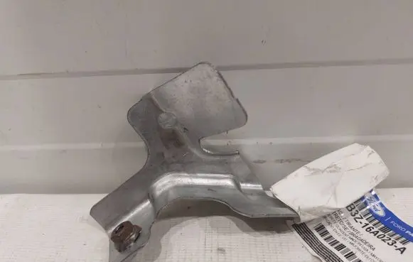 Ford Ranger Fender mounting bracket KB3Z16A023A KB3B16C174
