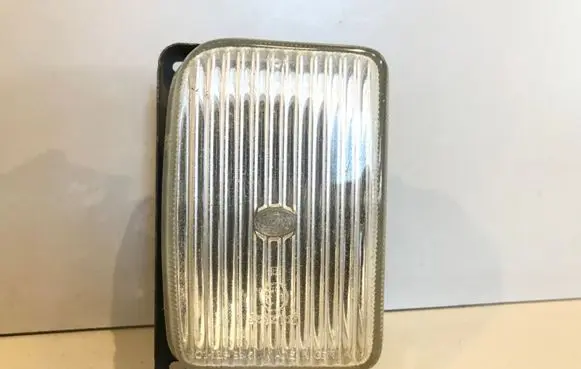 Volkswagen PASSAT B2 Front indicator light 8393R19 301129995