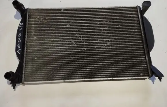Audi A4 S4 B7 8E 8H Coolant radiator