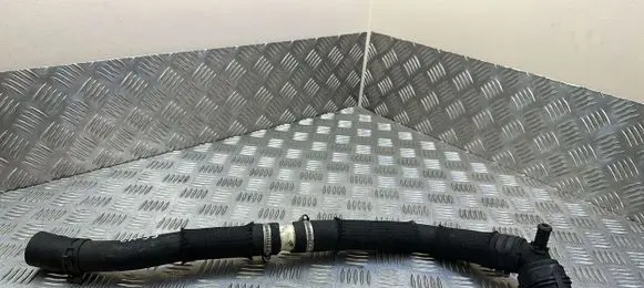 Toyota Avensis T270 Engine coolant pipe/hose