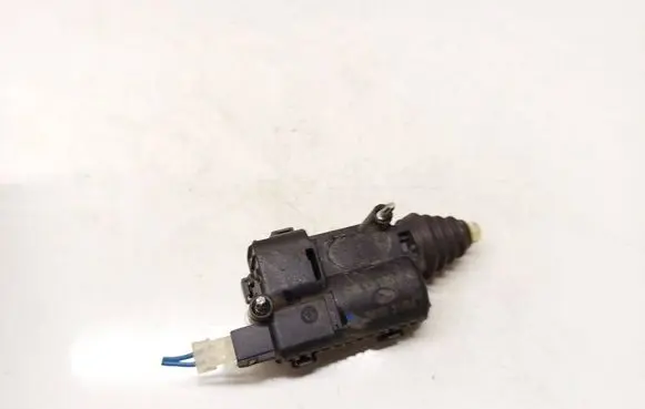 Opel Astra H Central locking motor 13125619